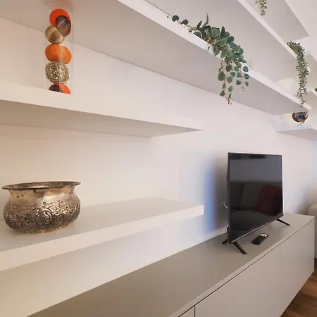 Primopiano - Ressi B 公寓 *